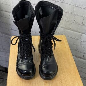 ⭐️Corcoran woman’s 1515 black combat boots SZ 7M. EUC